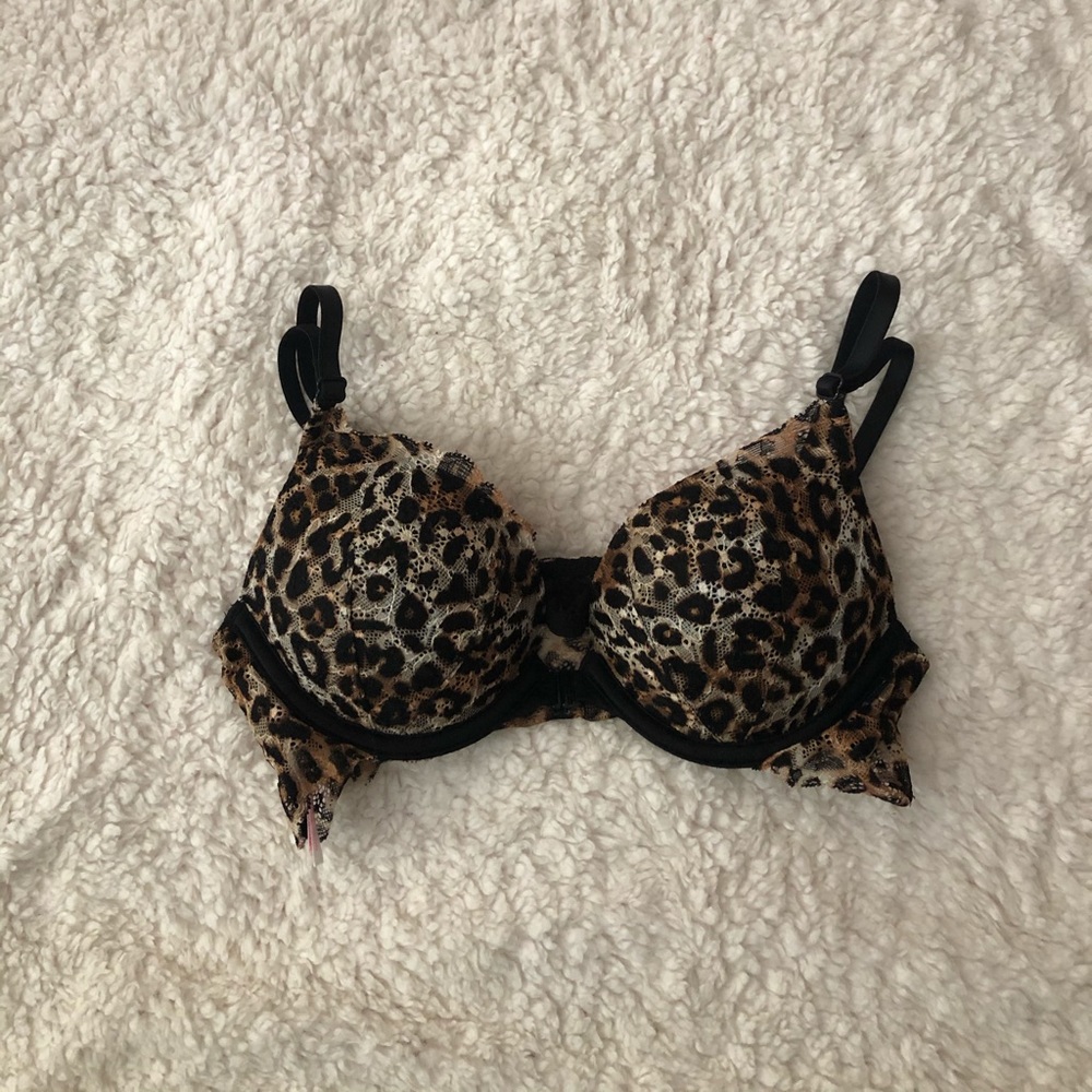 PINK VS Super Push-Up leopard print lace bra